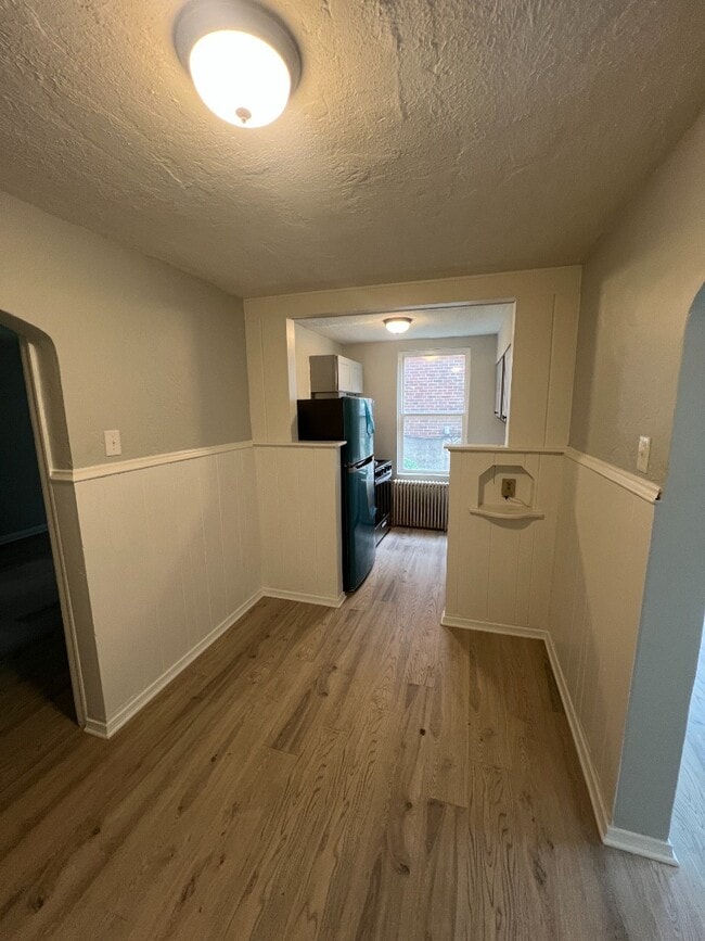 Building Photo - Spacious, Newly Updated 1-Bed Near UC & Downtown — Off-Street Parking, Radiant Heat