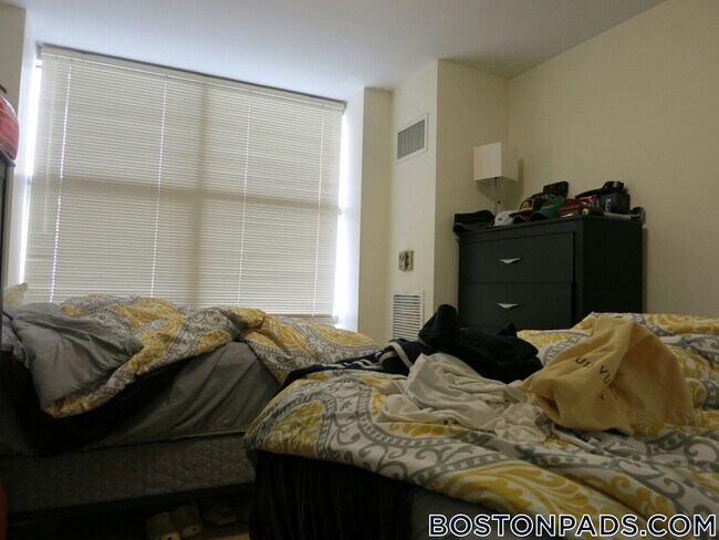 Building Photo - 40 Boylston St