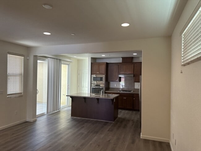 Building Photo - Gorgeous Mountain House 4 Bedroom 3 Bath Home