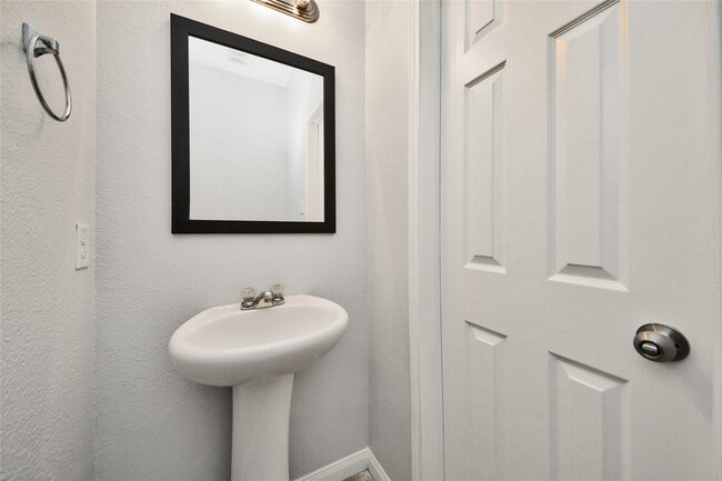 Building Photo - 17024 Wilthorne Gardens Ct