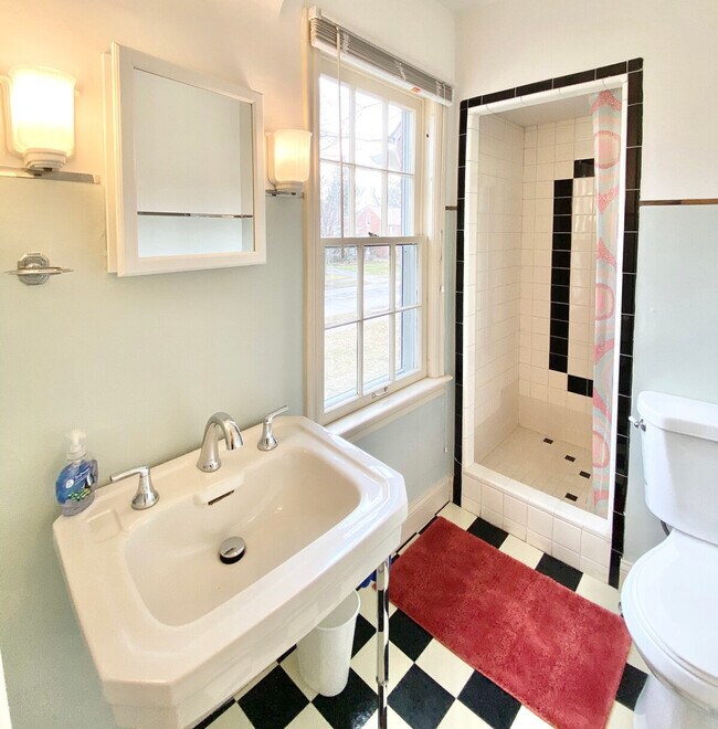 Building Photo - 16225 Glynn Rd