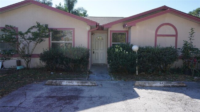 Building Photo - 842 Angela Ln