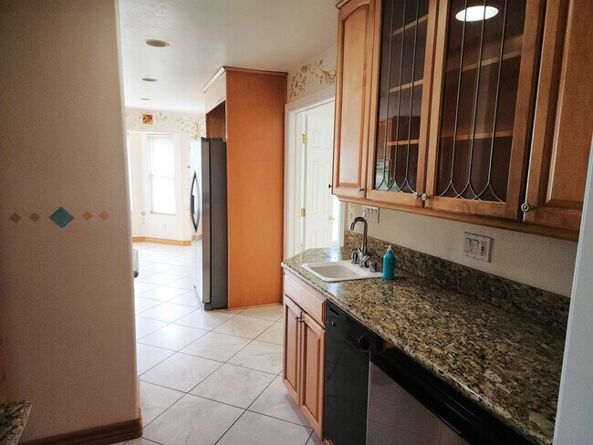 Building Photo - 6421 Lochmoor Dr