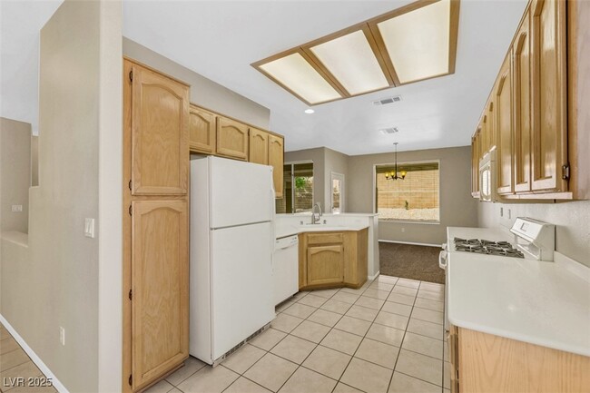 Building Photo - 495 Elm Crest Pl
