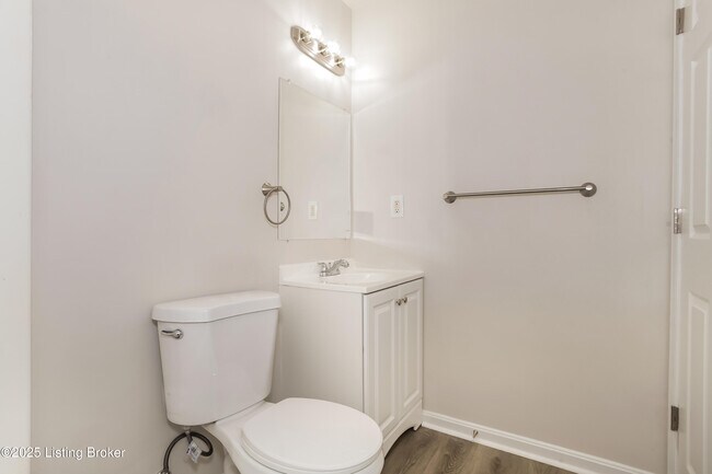 Building Photo - 5130 Fay Ave