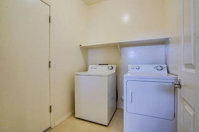 Building Photo - 3470 E Riopelle Ave