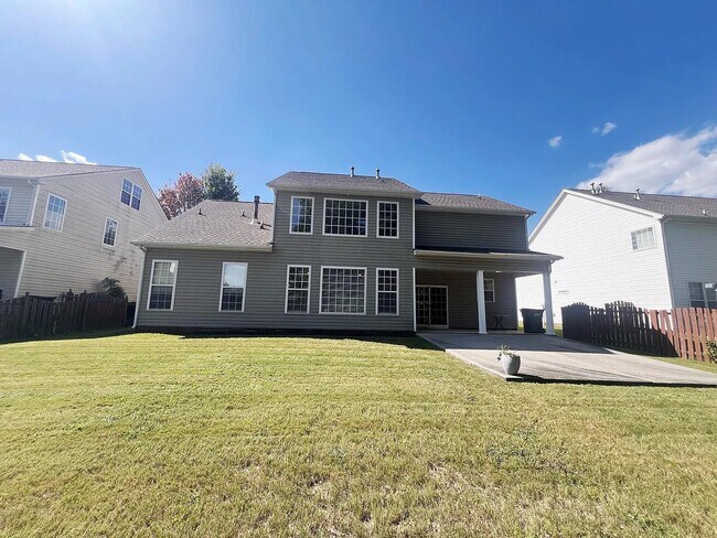 Building Photo - 703 Kingsmoor Dr