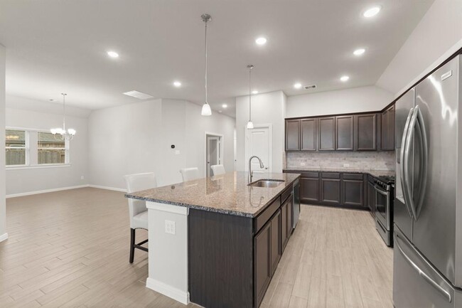 Building Photo - 30839 Boxwood Dr