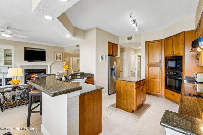 Building Photo - 425 N Ocean Grande Dr