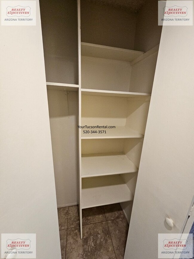 Building Photo - 22nd & Kolb Area Condo - Upstairs unit in Langley Gardens