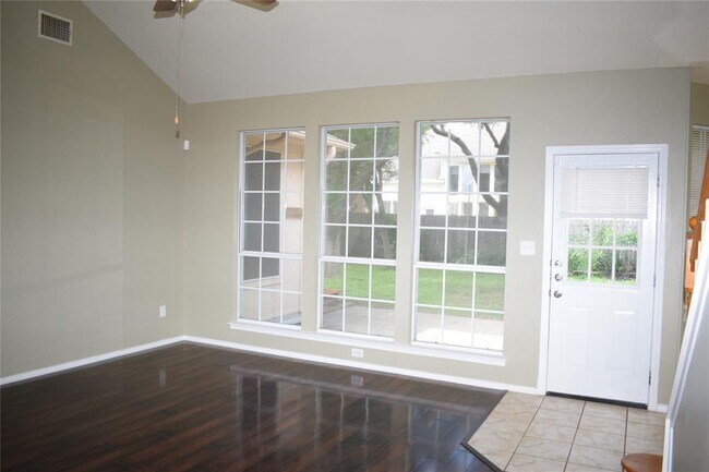 Building Photo - 30007 Oakland Hills Dr