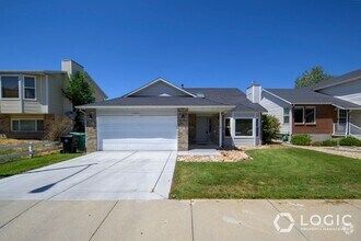 Building Photo - Stunning Home In Excellent Location!
