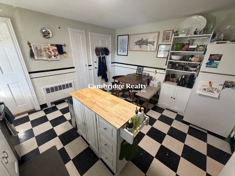 Building Photo - 319 Washington St