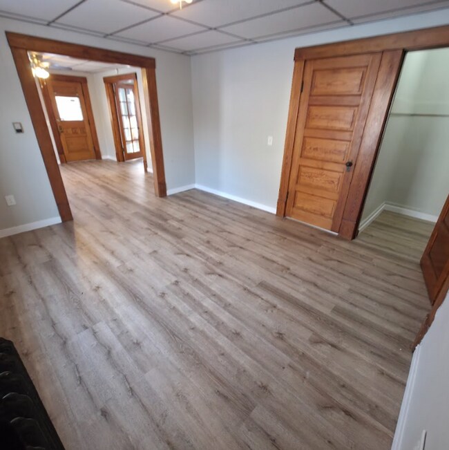 Building Photo - 1378 E 187th St