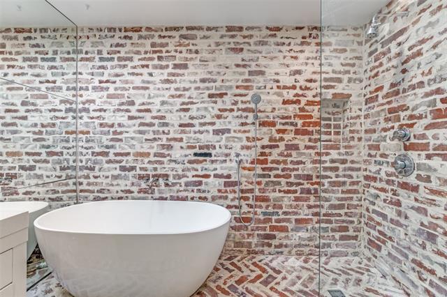 Building Photo - 2727 Hood St