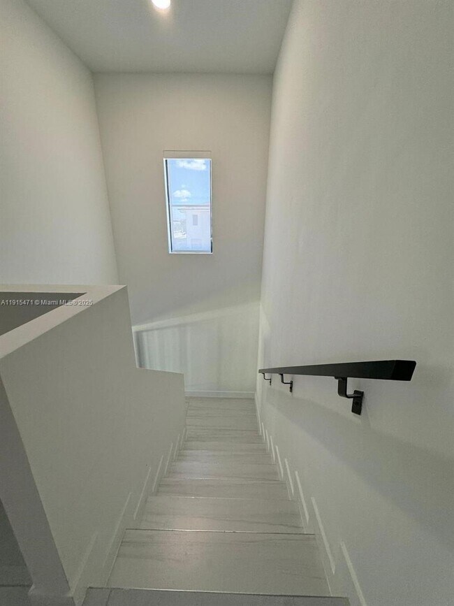 Building Photo - 1301 NW 3rd St