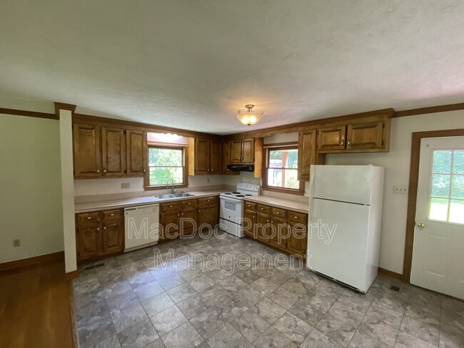 Building Photo - 28341 Edgar Rd
