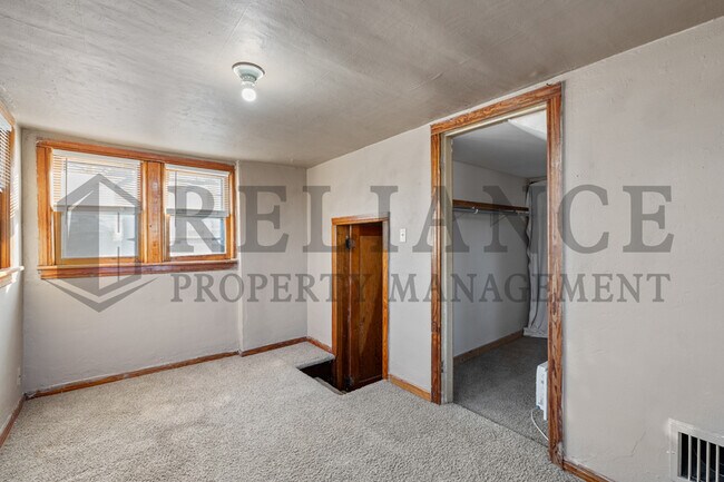 Building Photo - 806 N Faulkner St