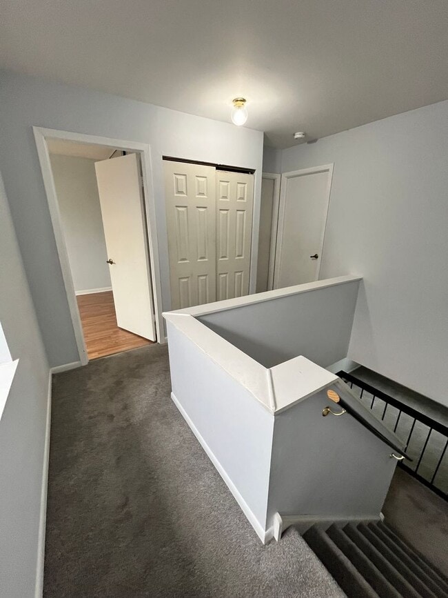 Building Photo - 2 Bd / 1.5 Bth Townhouse in Stover Mill