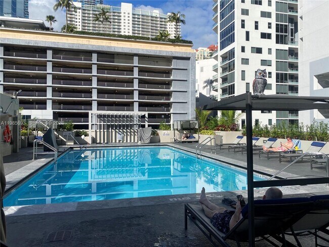 Building Photo - 185 SE 14th Terrace