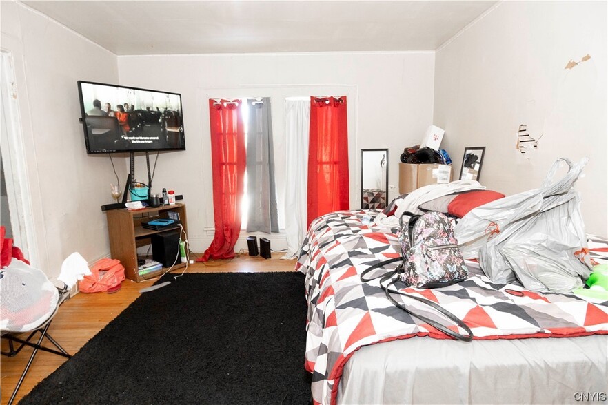 Living Room setup as bedroom - 525 Tallman St