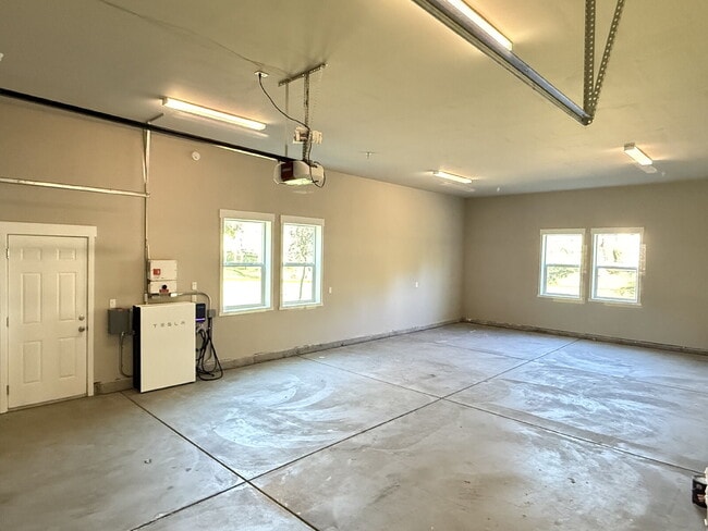 Building Photo - Stunning Hidden Gem with High-End Finishes in Novato