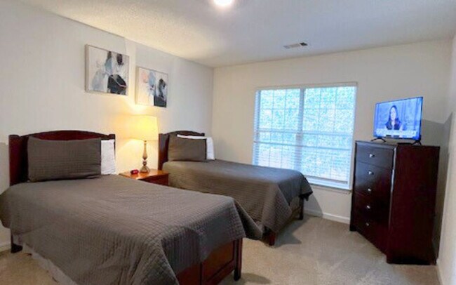 Building Photo - 14000 Gardner Dr