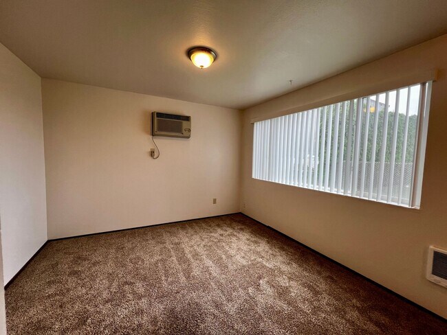 Building Photo - Non-Refundable & Security Deposit Total: $...