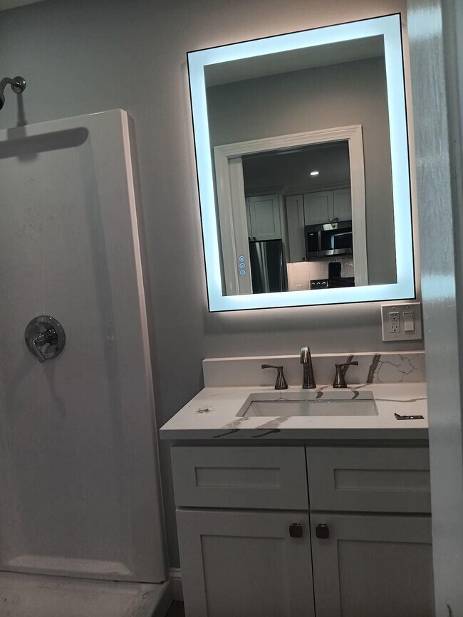 Building Photo - 1111 Atwells Ave