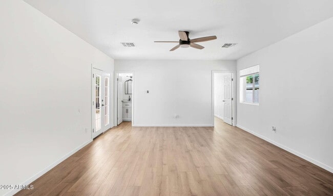 Building Photo - 1503 W Garden St