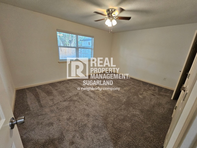 Building Photo - Gorgeous One Story Home in Sugar Land, TX