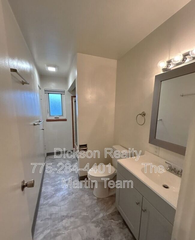 Building Photo - 240 18th St