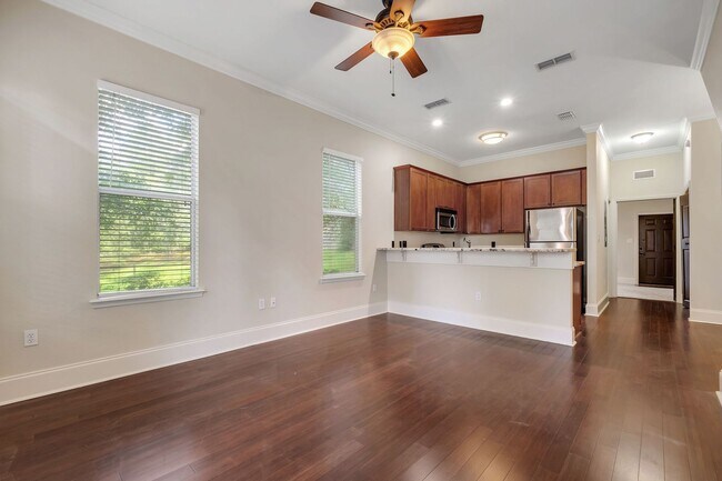 Building Photo - Midtown Tallahassee Townhome