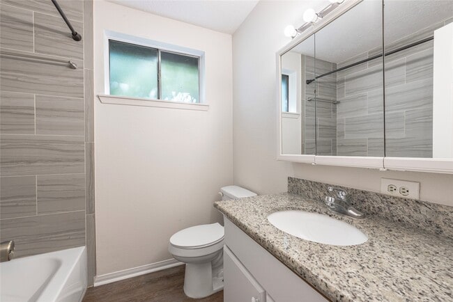 Building Photo - 502 Bellmar Ln