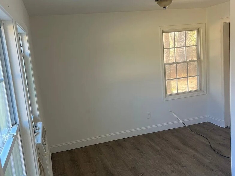 Building Photo - 1340 US-501