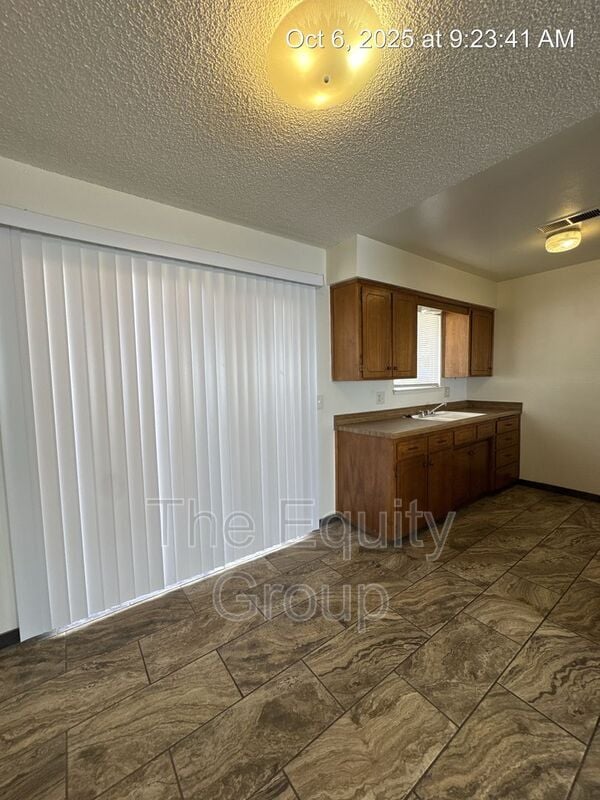 Building Photo - 2941 W Caldwell Ave