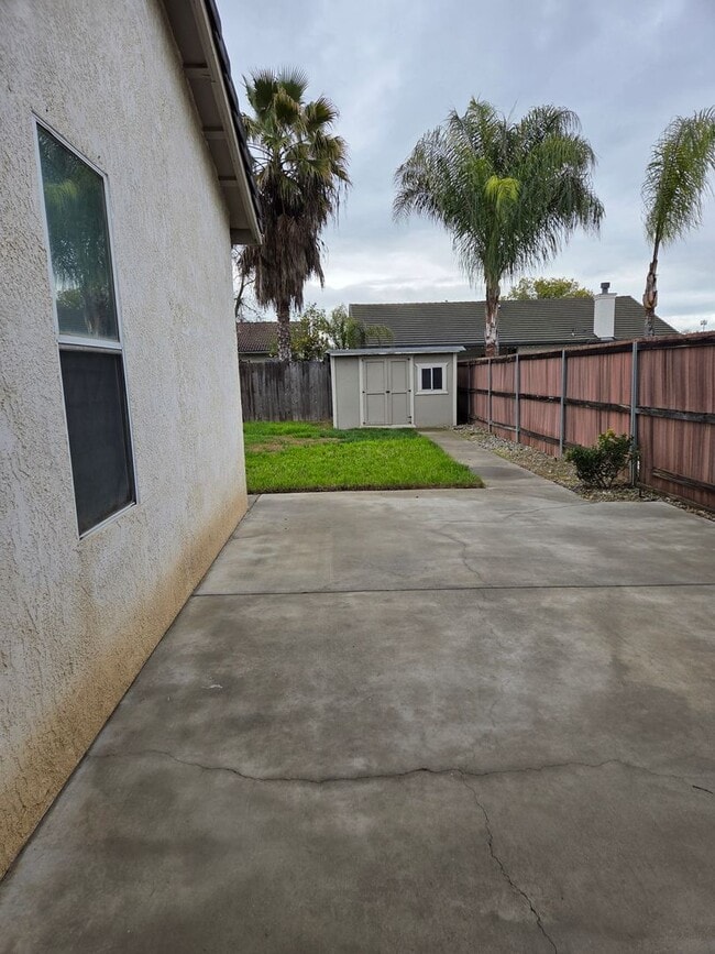 Building Photo - 1073 W Northstar Dr