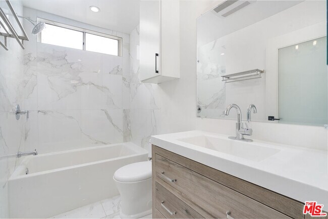 Building Photo - 3380 Vinton Ave