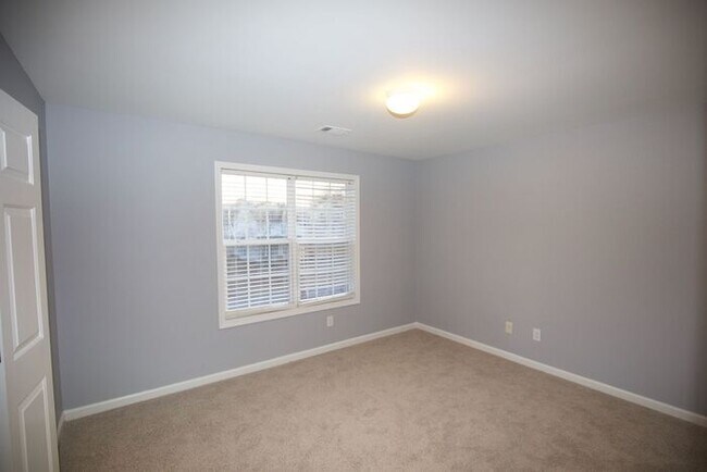 Building Photo - 7897 The Lakes Point