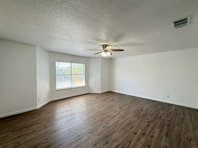 Building Photo - 8206 Grimchester