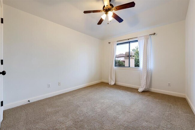Building Photo - 106 Feritti Dr