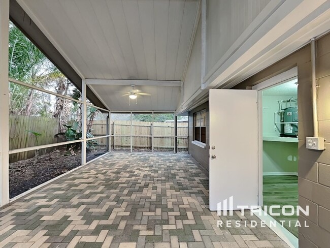 Building Photo - 16013 Woodpine Dr