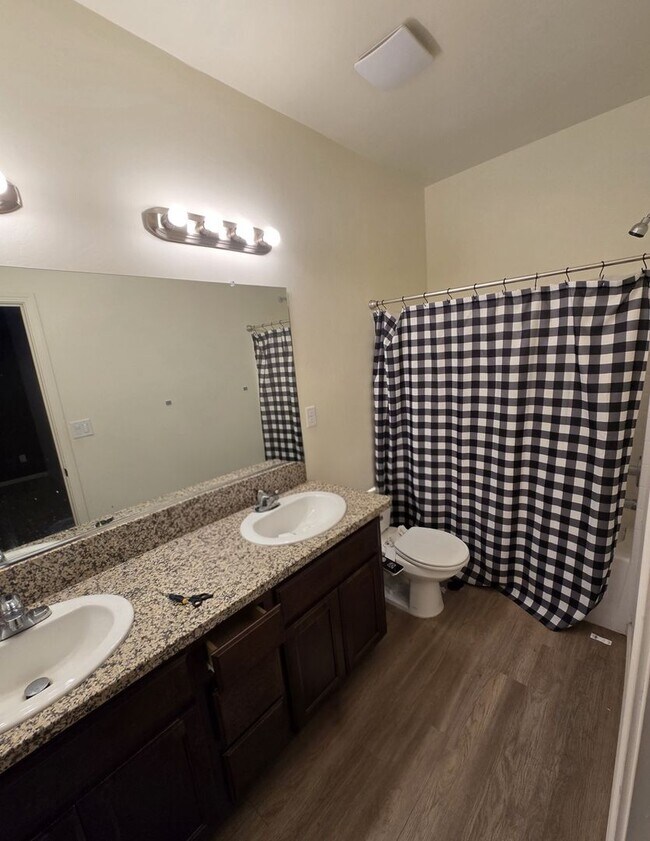 Building Photo - 799 W Brown Ave