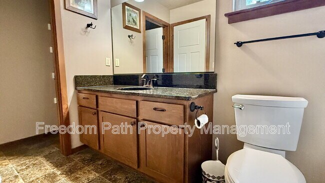 Building Photo - 406 Lundblad Pl