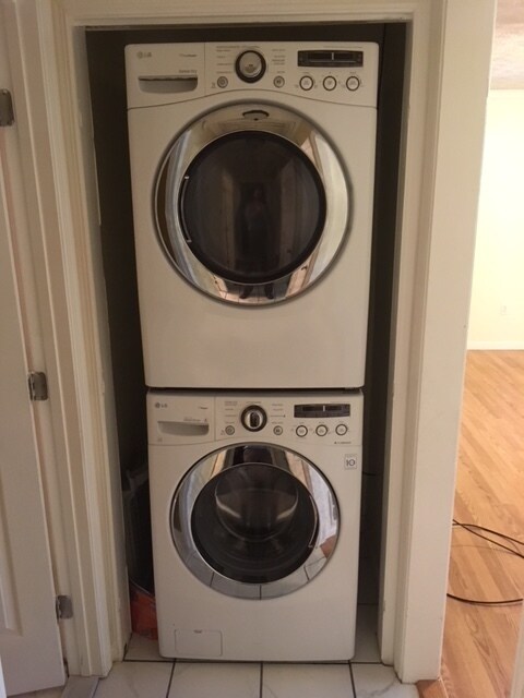 Building Photo - 600-602 Freeman Dr