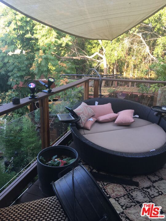 Building Photo - 1362 Masselin Ave