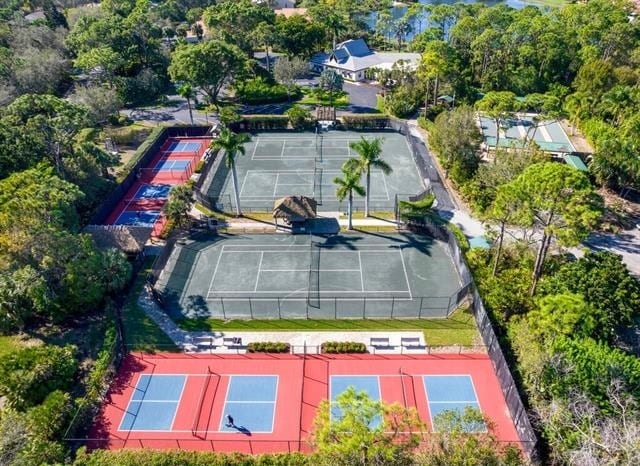 Tennis courts - 270 Naples Cove Dr