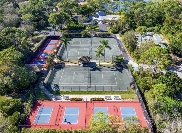 Tennis courts - 270 Naples Cove Dr