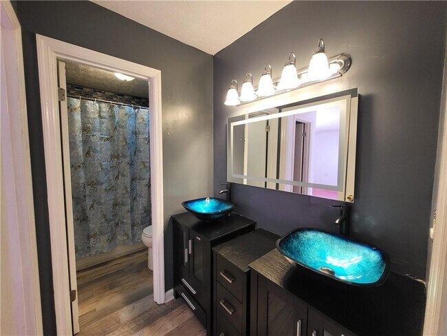 Building Photo - 6685 Hearth Ct