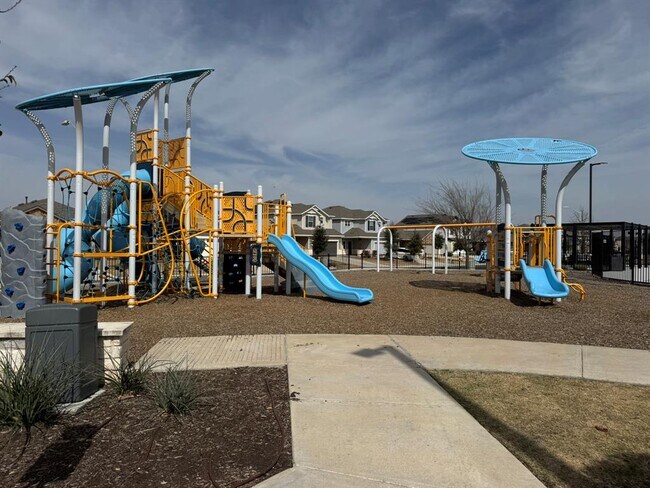 Building Photo - 816 Black Alder St